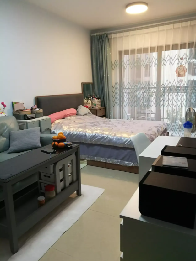 看你住的房子,该有的都有,不像穷人呀,你怎么就能申请到公租房?