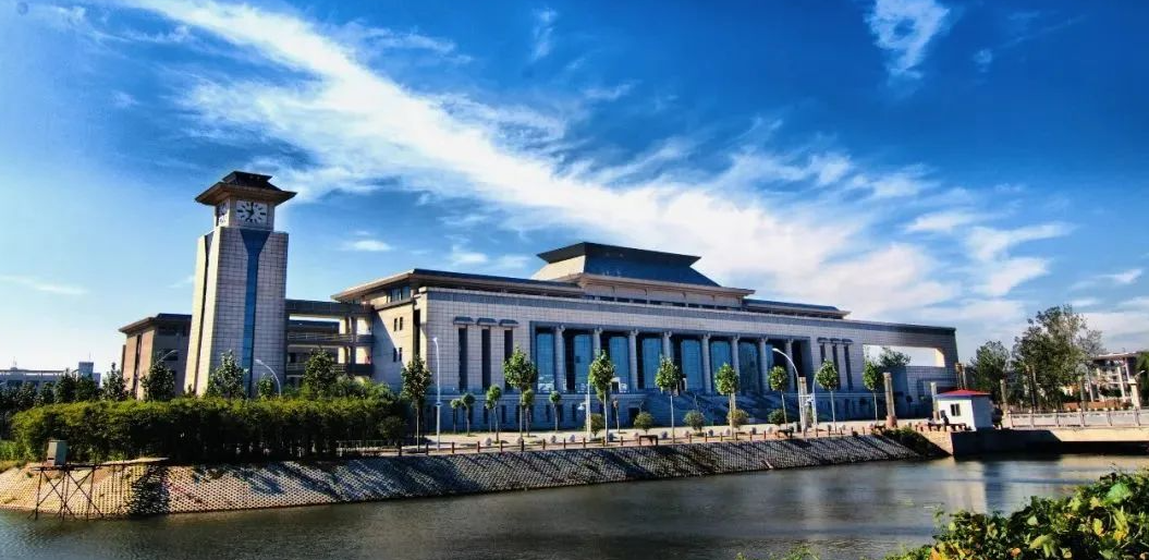 然而,就像一颗明珠隐藏在尘埃之中,黄淮学院虽然知名度不高,但其在