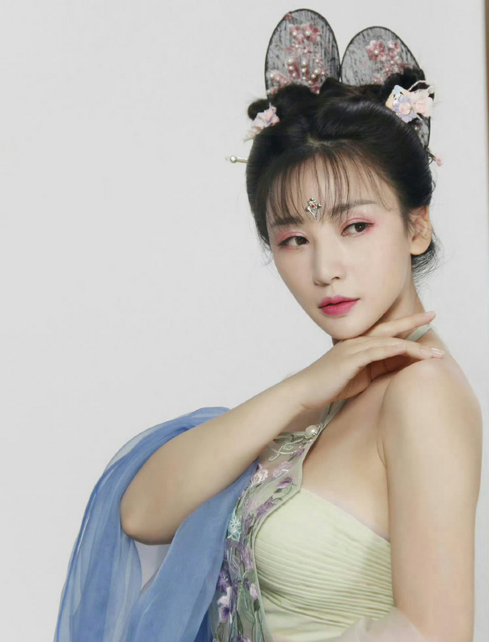 柳岩古装造型 676767,岁月不饶人啊!