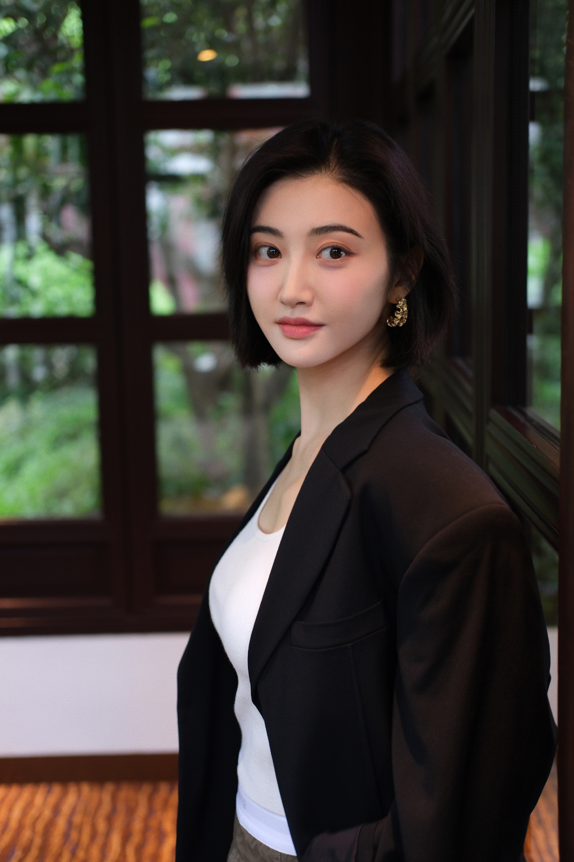 景甜短发造型好有气质,简单干.@vomode的动态