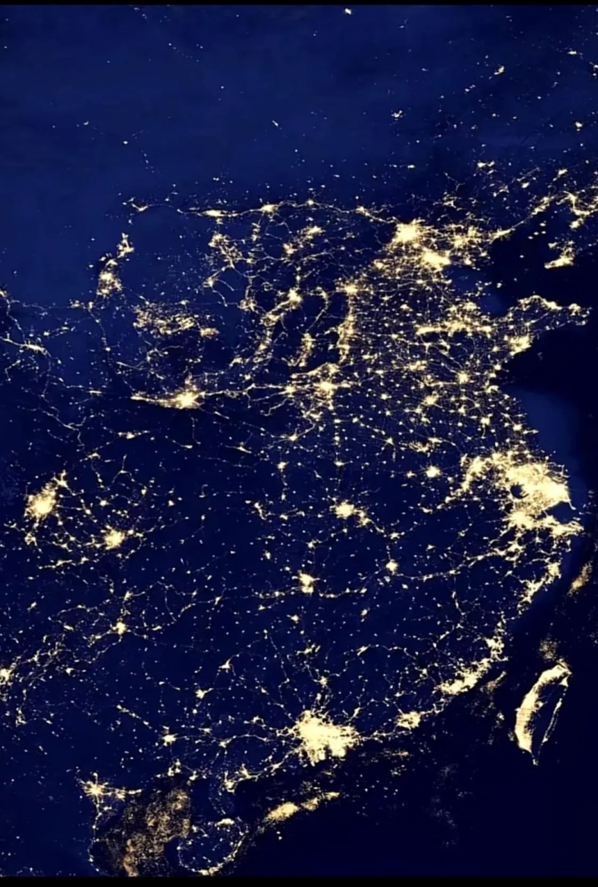 我国夜晚灯光分布图,最闪耀的还得长三角!