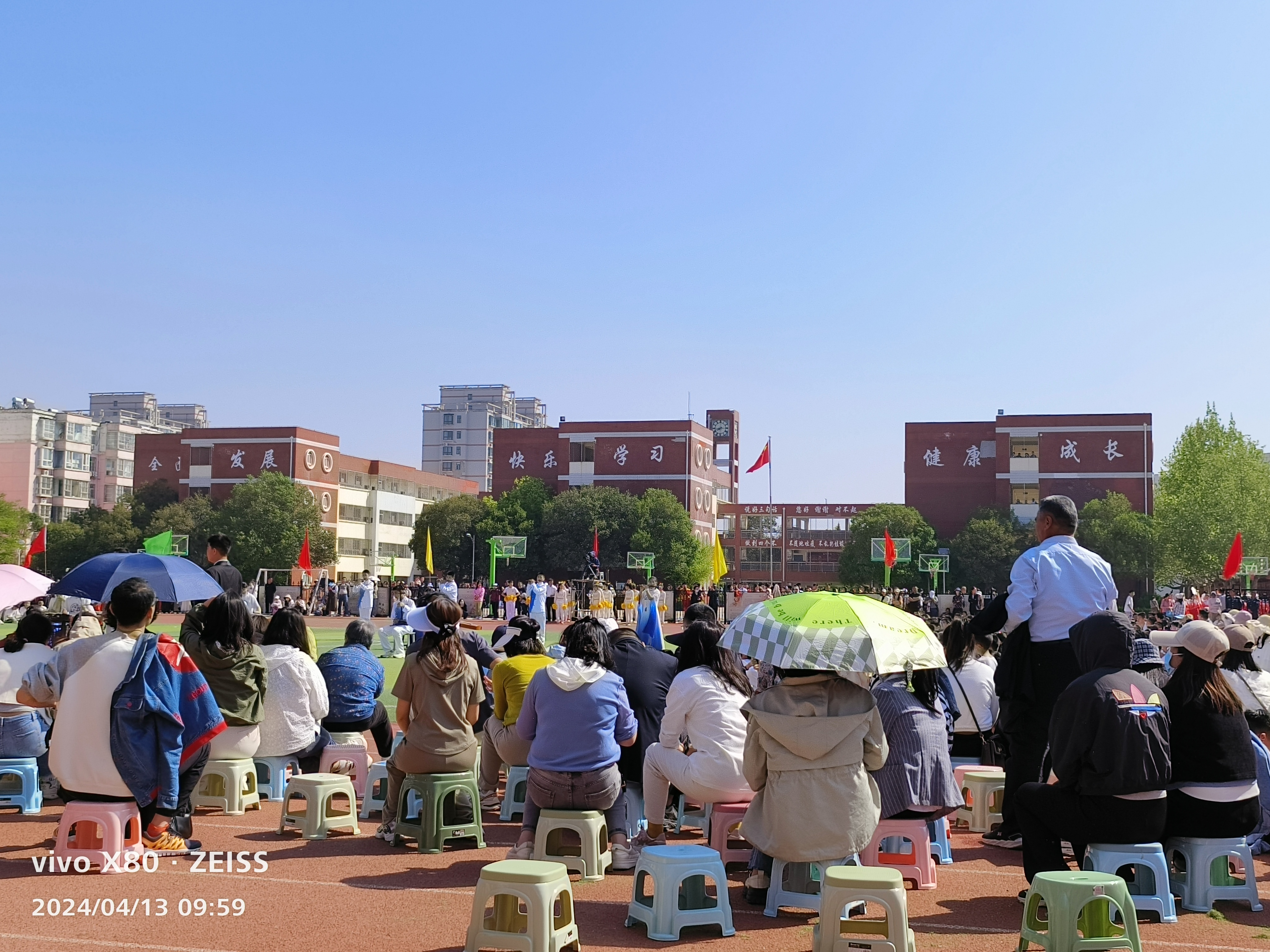 我今年53岁,我计划等两边老人百岁上山后,孩子们也