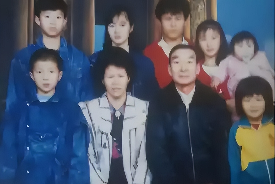 2018年,91岁台湾老兵返渝寻亲,下飞机却斥责子女:咋还在台北?