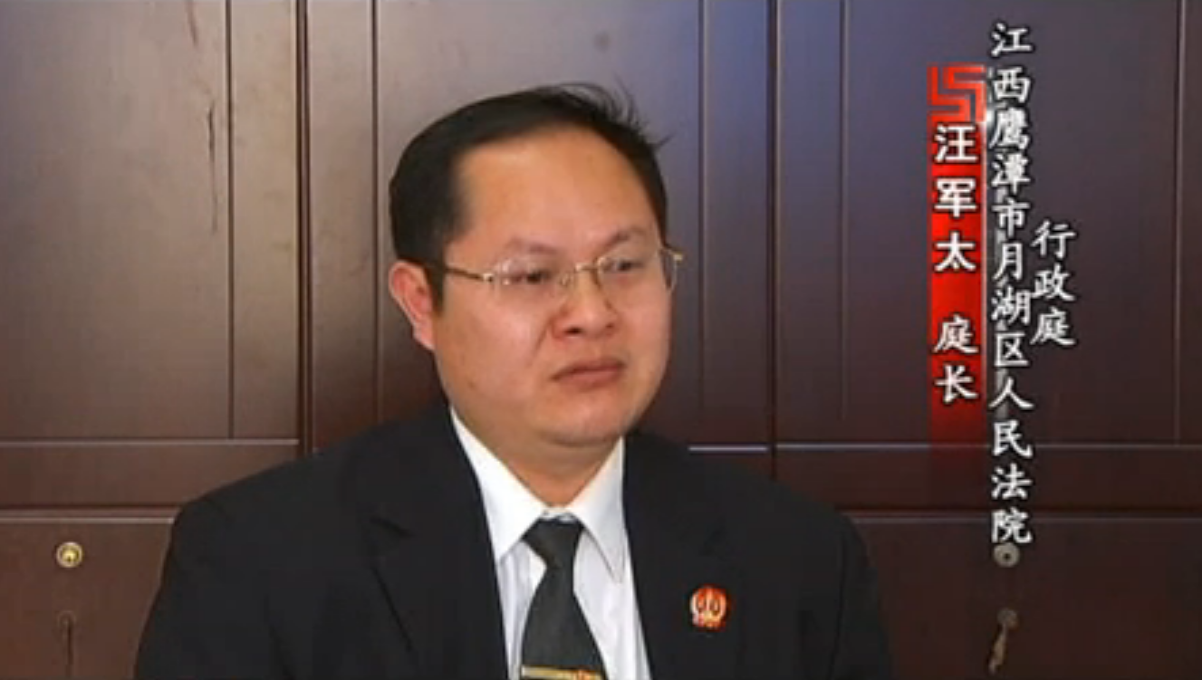 1987年,已经30岁的赵志荣律师第一次当一个父亲,对于一个新生儿来说