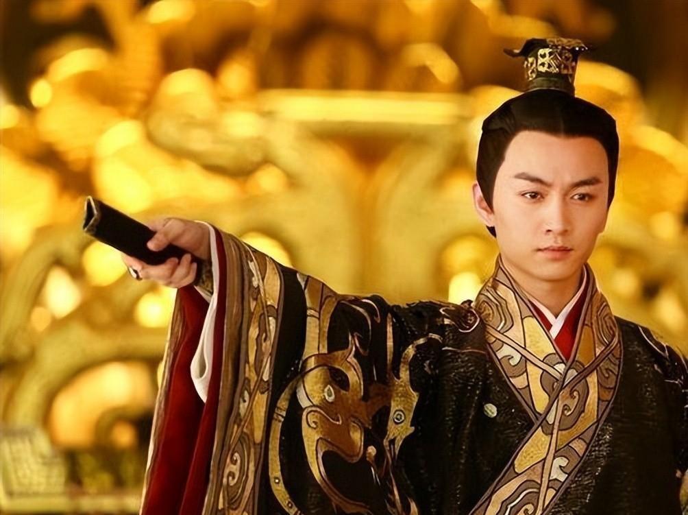 清朝的太子和叔辈的亲王,谁应该向谁行礼?需要下跪吗?