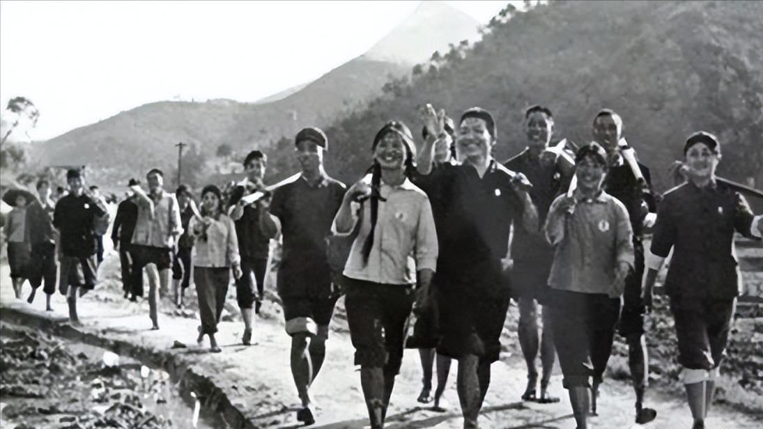 1972年,一女知青拒上清华北大,发誓扎根农村,她后来结局如何?