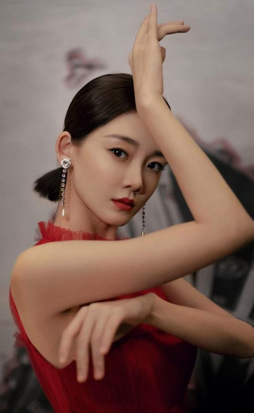 苗苗的白衬衫惊艳全场,实在太养眼了啊