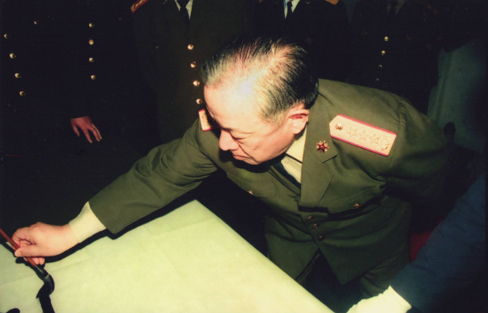 袁国平遗孀56年去世,江渭清抚其遗孤长大:我承担的是父亲的责任