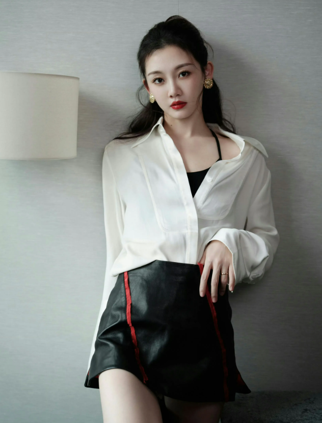 苗苗的白衬衫惊艳全场,实在太养眼了啊