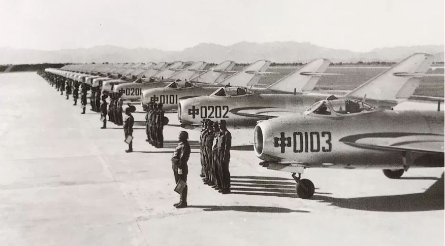 1969年李赤然被免职,吴法宪派人找他:不愿回空军可到大军区任职