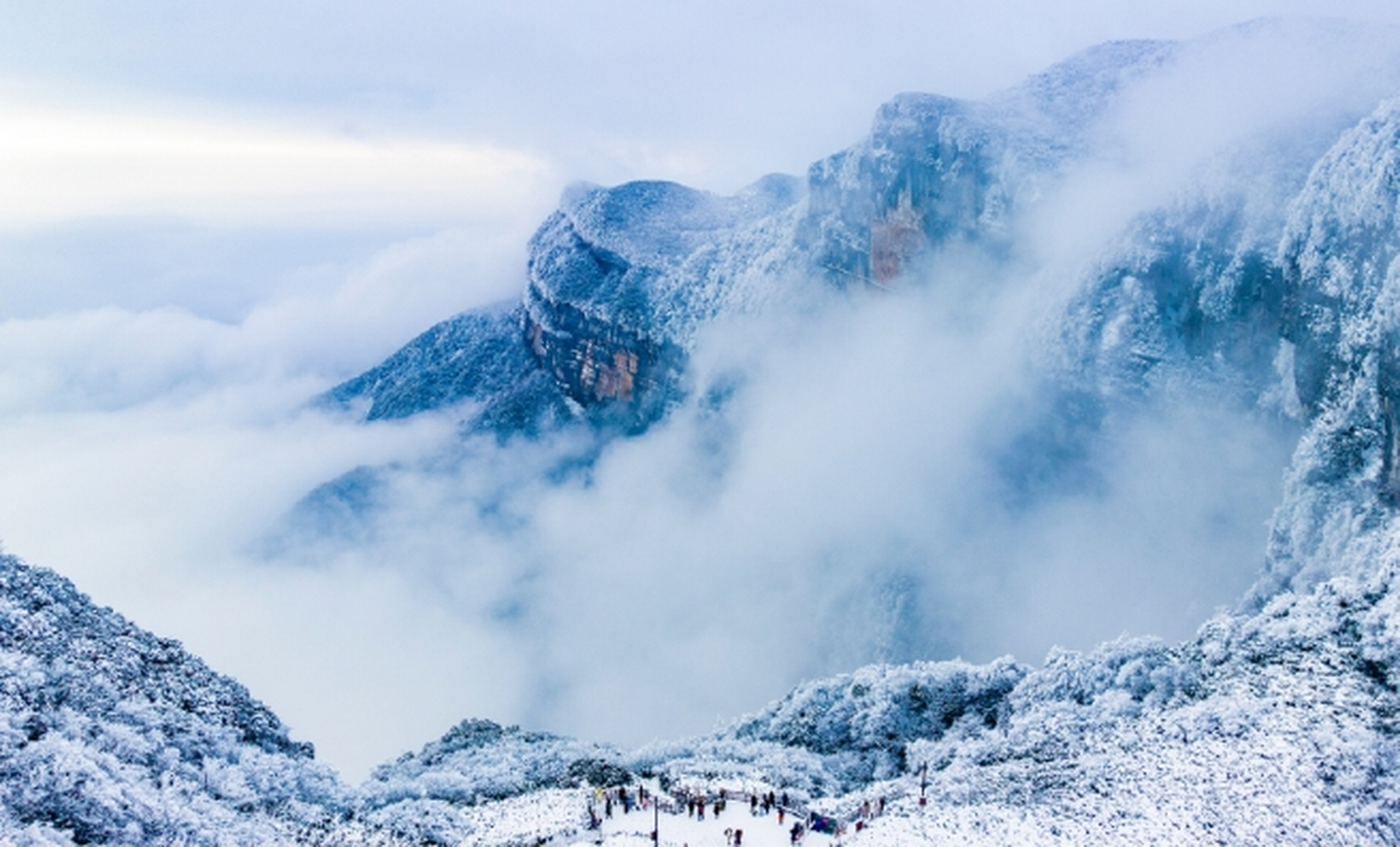 重庆金佛山下雪图片