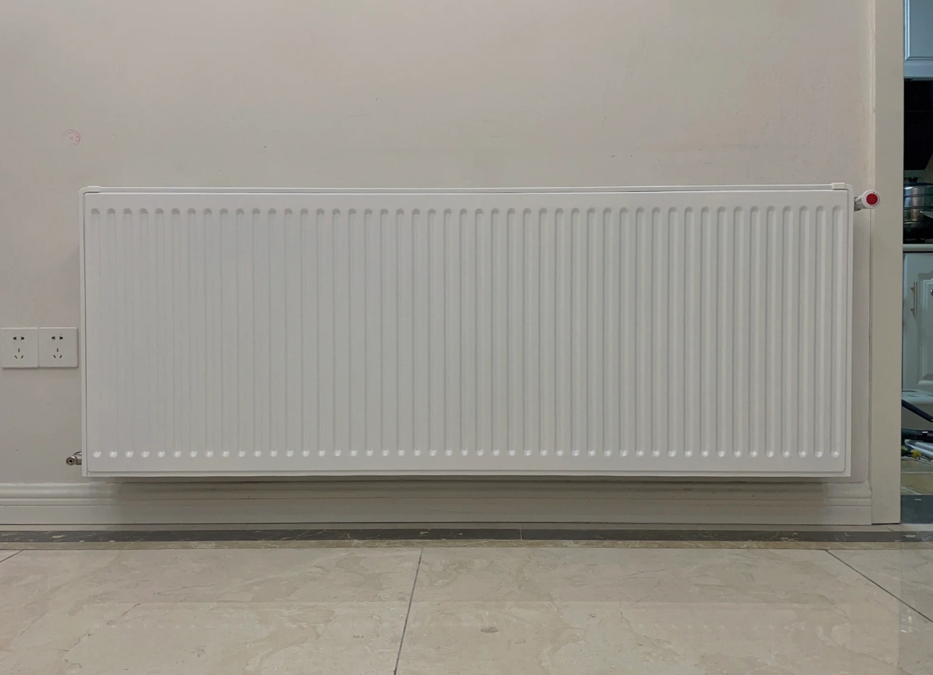 暖气片装修效果图明装:温馨家居的冬日暖阳