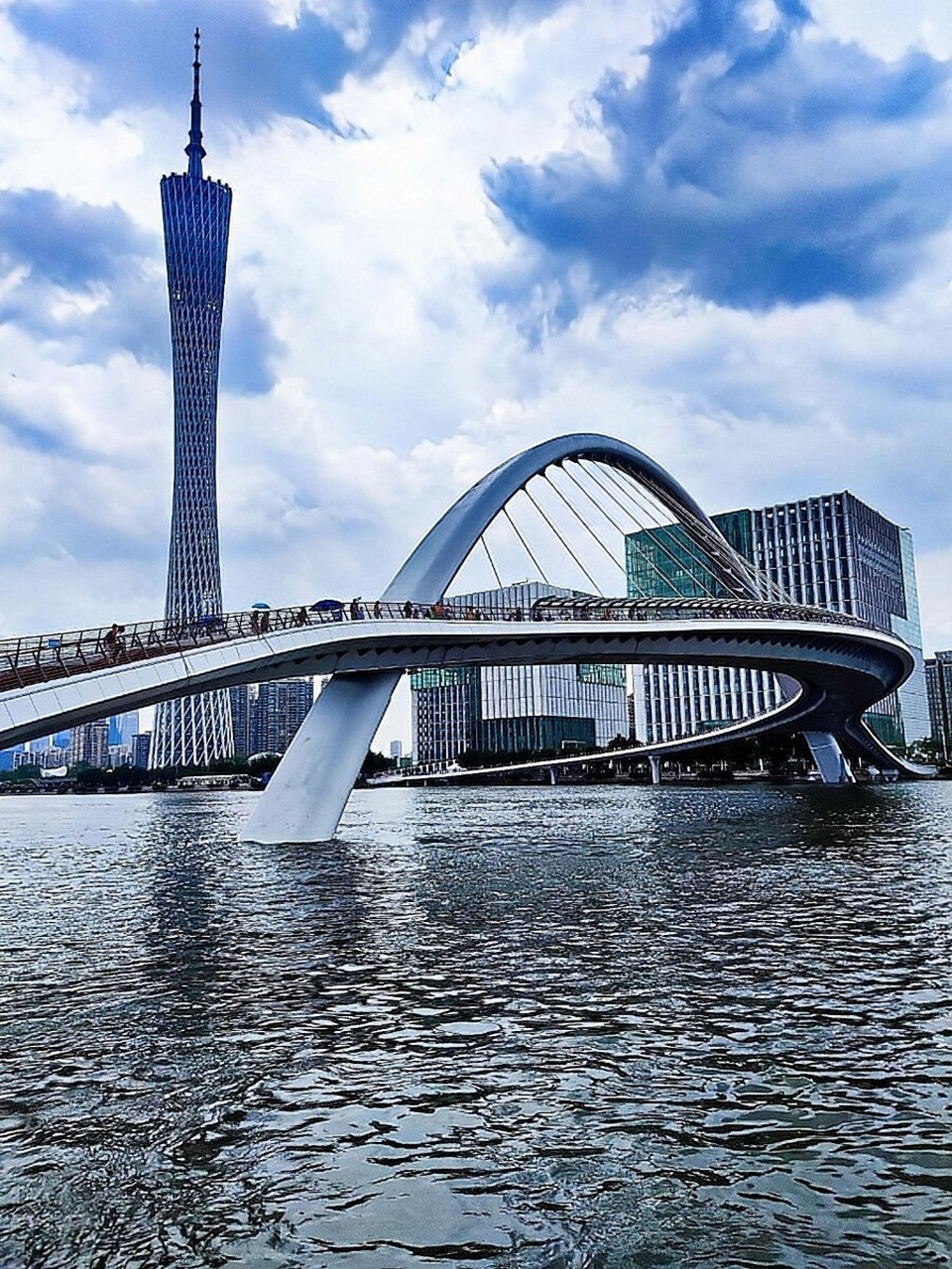 相距50多年的海珠桥