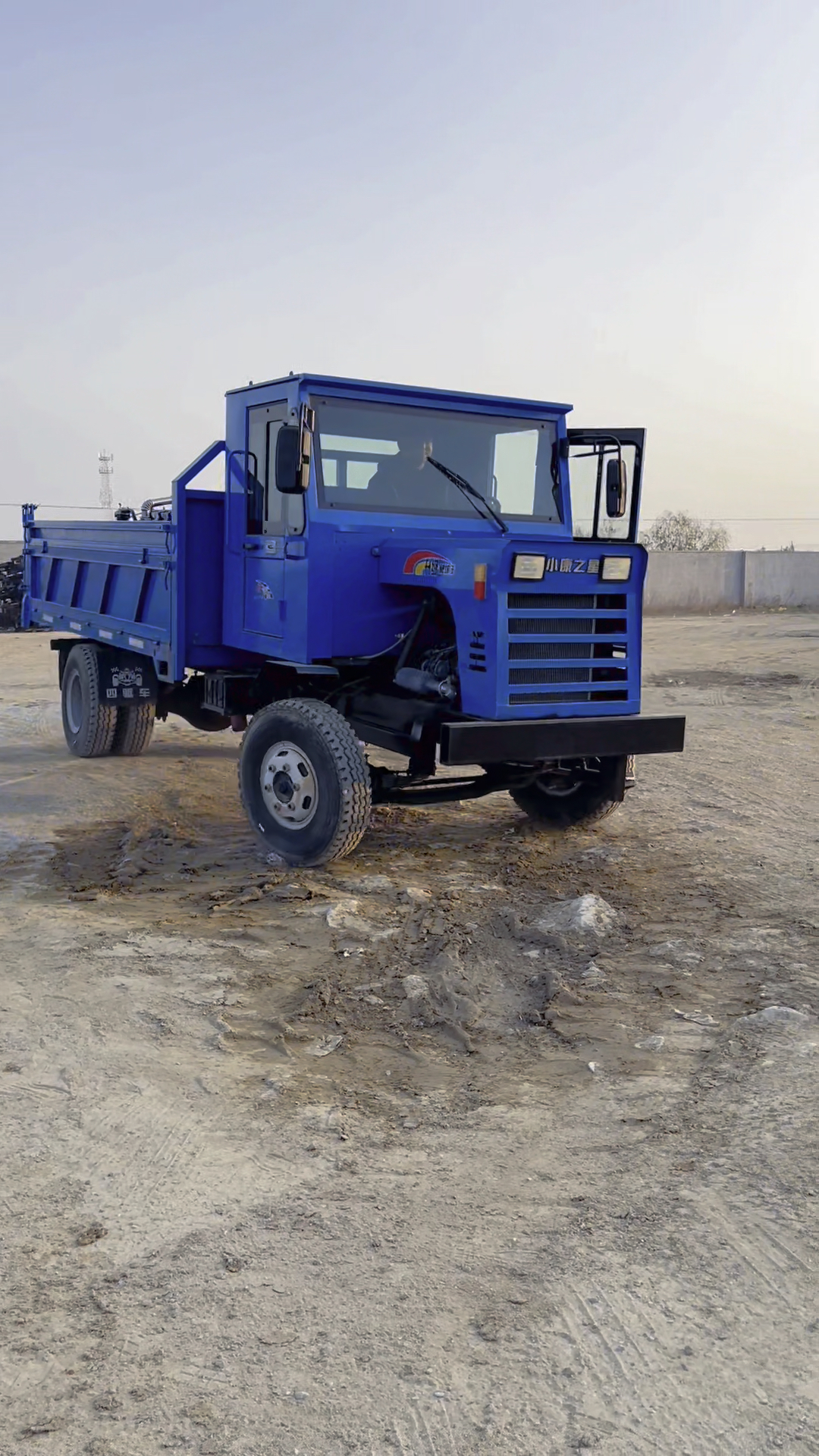 四驱四不像运输车