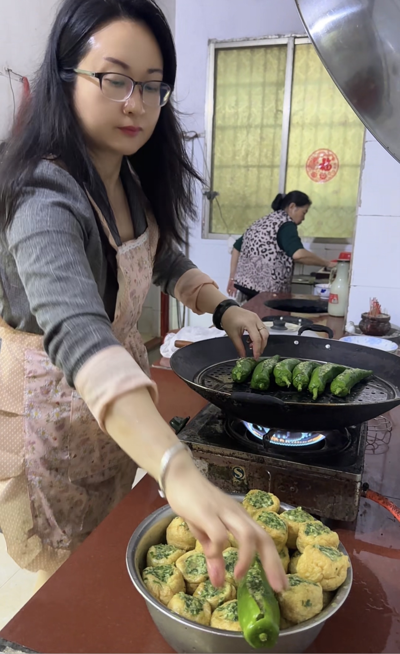 昨天爸爸生日,我们三兄妹都回来了,开开心心的做了