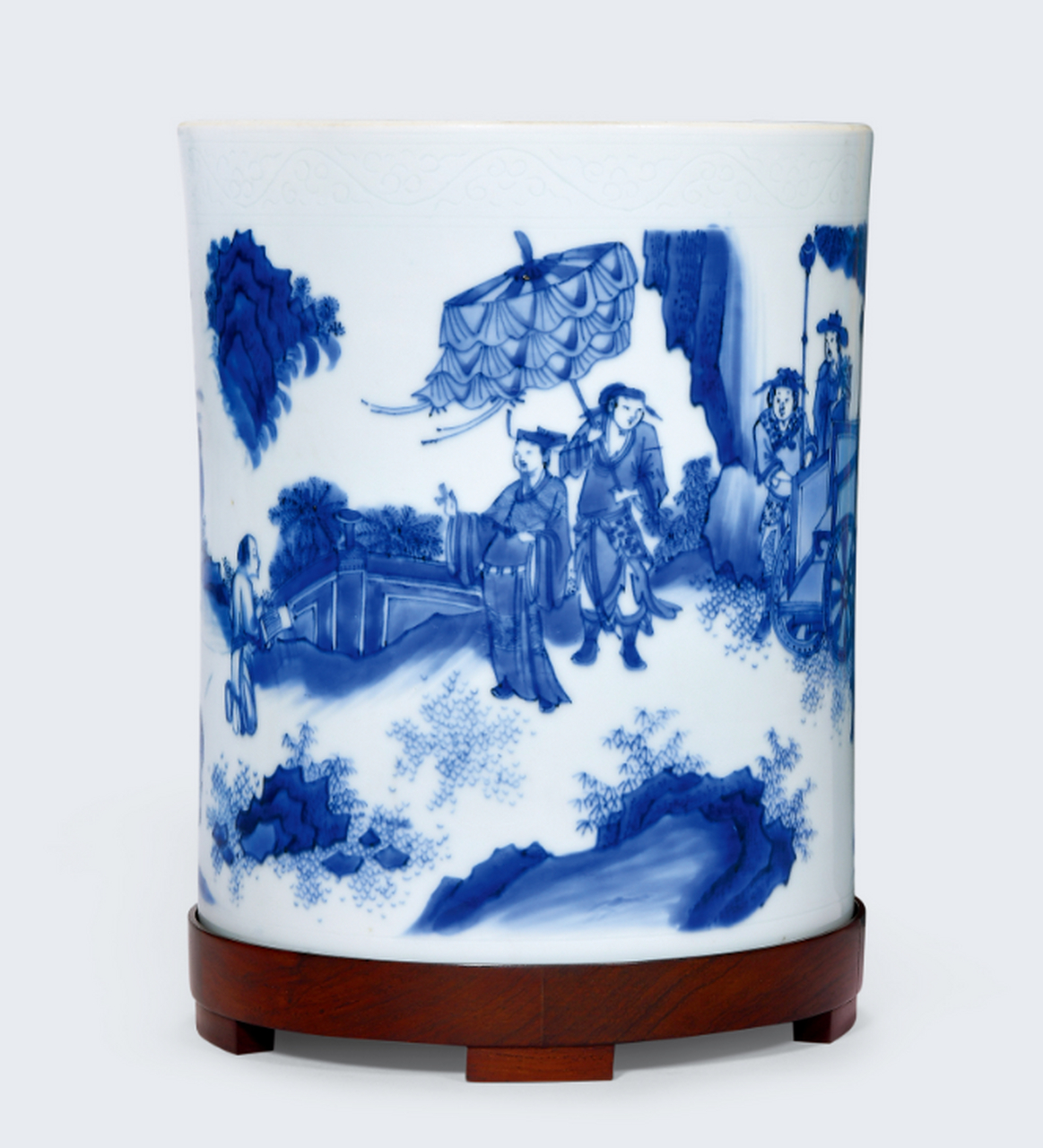 明崇祯青花牛角挂书人物故事图大笔筒,高21.3厘米,嘉德拍卖成交149.