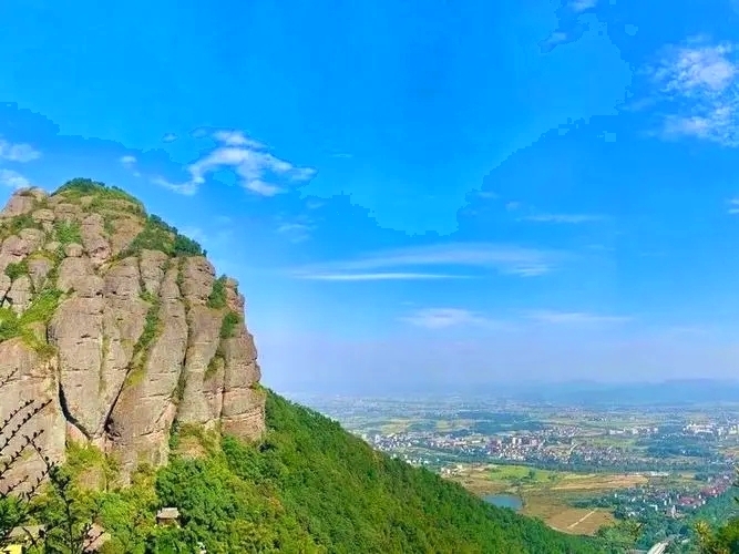 诸暨斗岩风景区:探寻神秘自然的瑰丽之旅