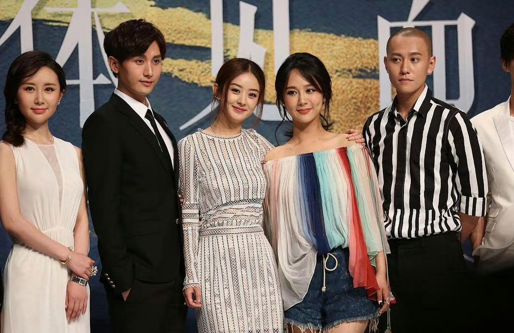 赵丽颖还是挺高的