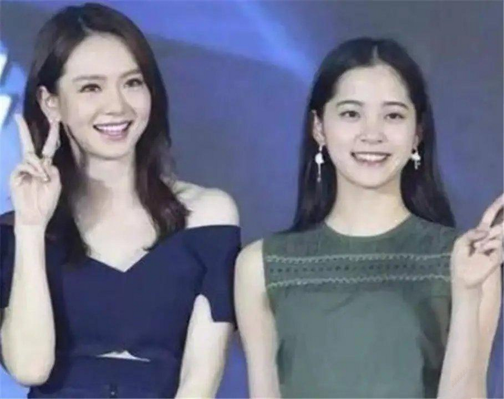 36岁戚薇同框20岁欧阳娜娜,相差16岁赢得太优越!戚薇是辣妈一枚