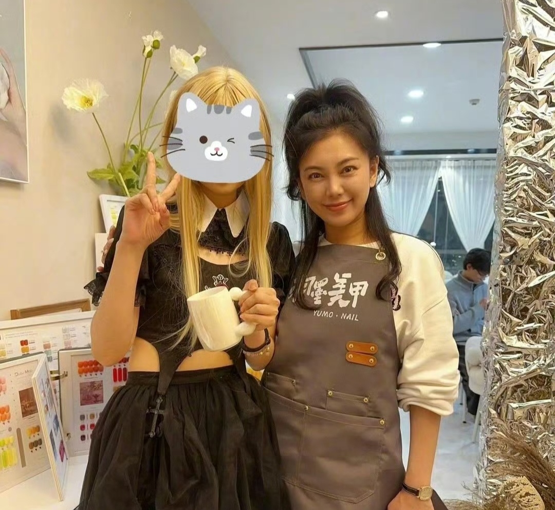 近日,爱情公寓秦羽墨饰演者赵文琪在社交