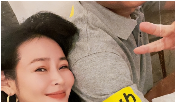 回顾演员于明加:我这辈子最正确的决定,就是为丈夫生俩宝贝女儿