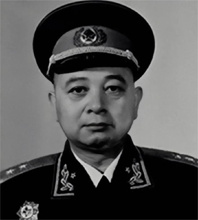 新中国成立后,解放军进入了快速发展阶段,海陆空等各兵种如雨后春笋般