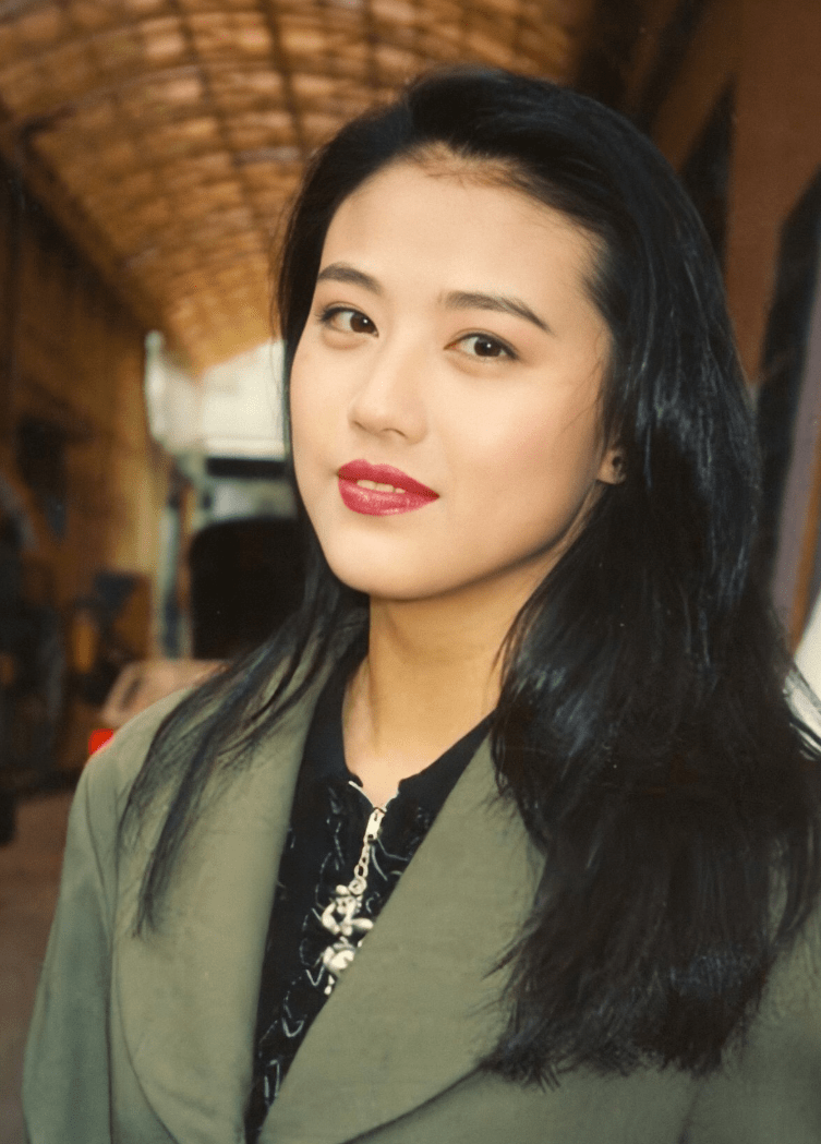 周海媚在北京安葬,母亲放弃继承上亿财产,聪明的分给了三个子女