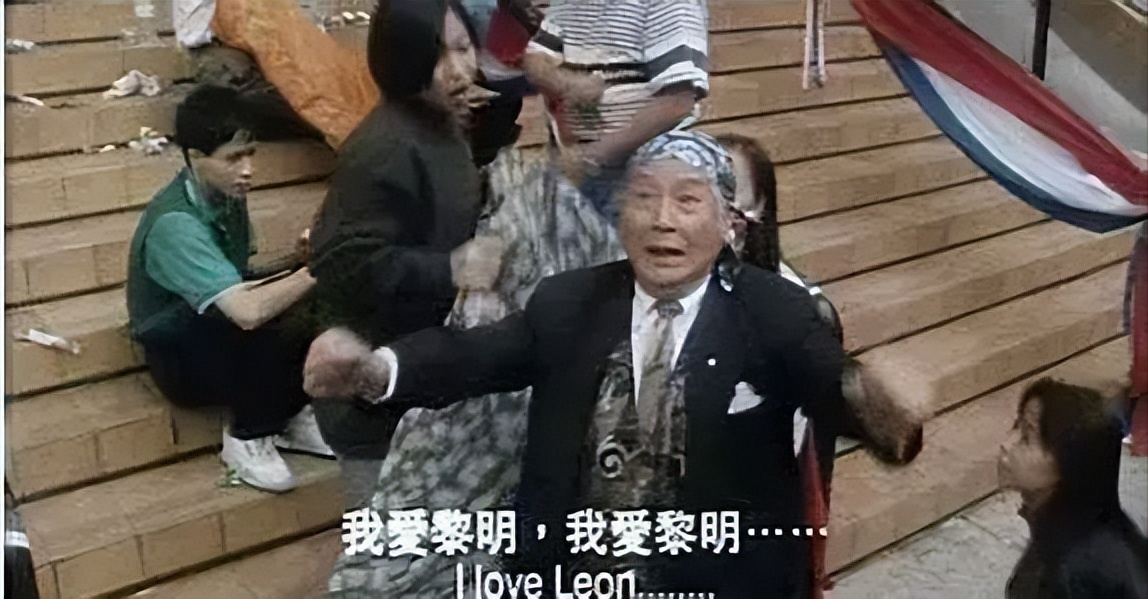 在马来西亚开演唱会,也是万人空巷,座无虚席.