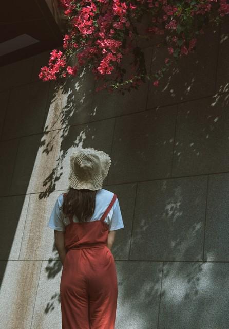 我怕他着急,特意叮嘱他弟媳离生应该还有一段时间,让他开车回来小心点