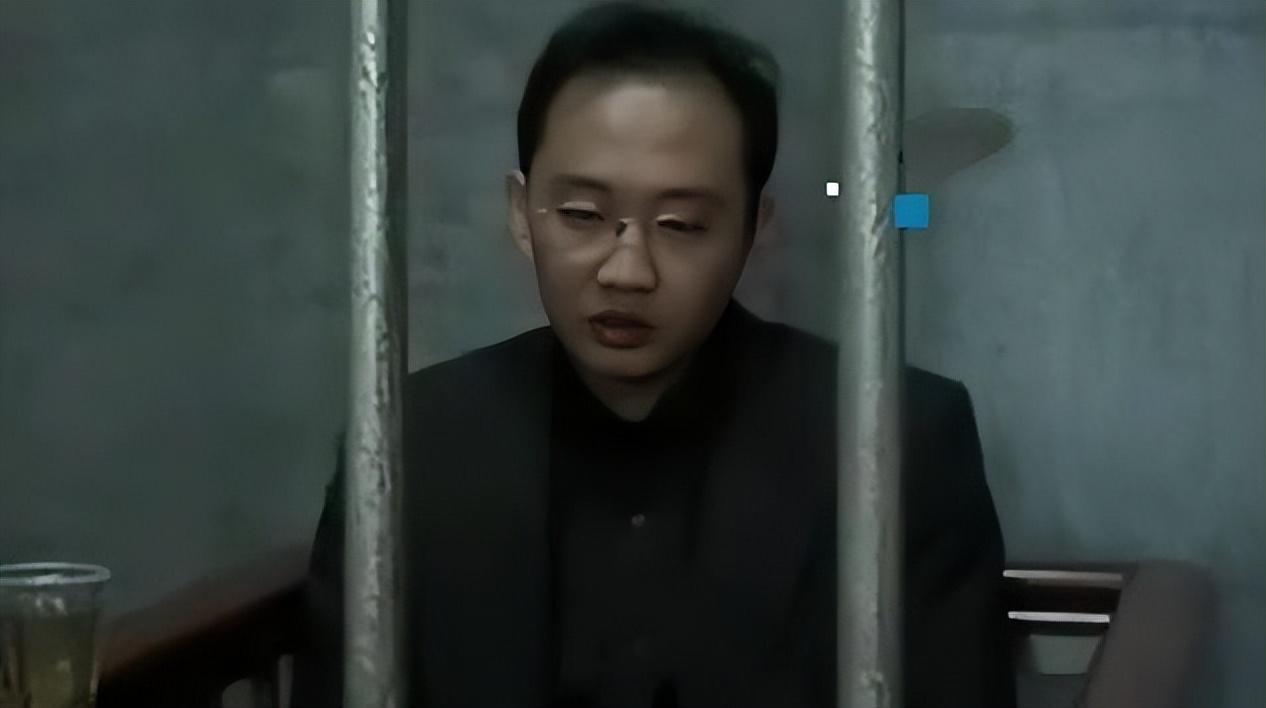 期间,邱小强各项表现相当出色,不仅学习成绩优异,乐于帮助同学,还很早