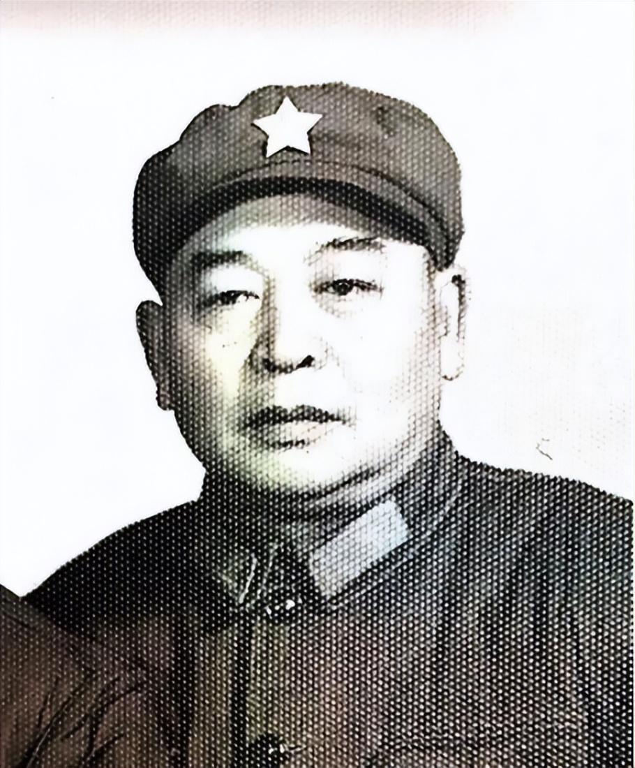 他是秦基伟上司,却因风流丢了职务,仅授大校军衔,后被开除党籍