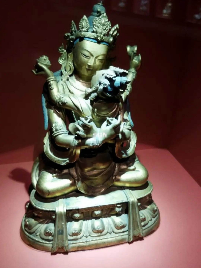 在藏传佛教中,有一类女子被称为"明妃".