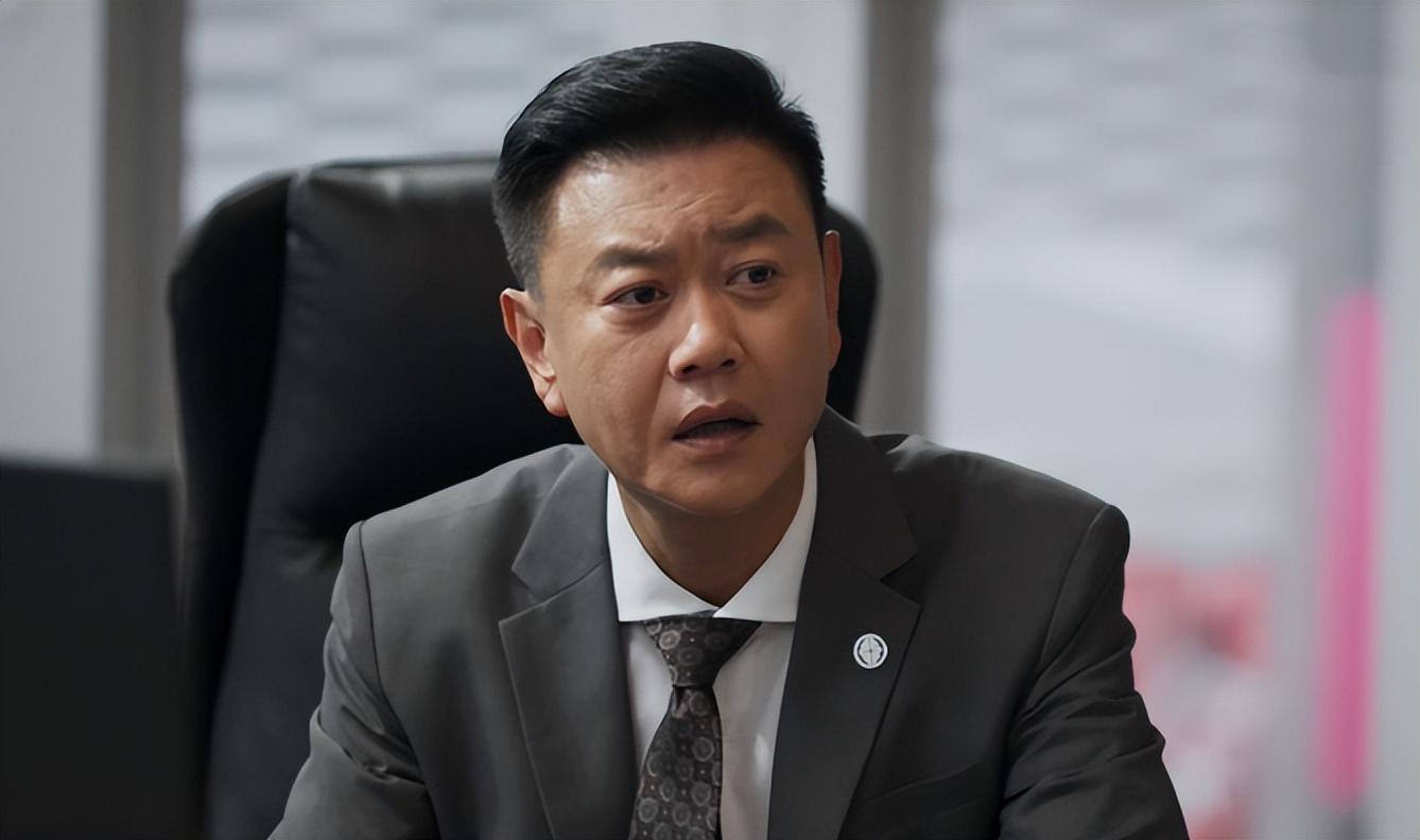 冯嘉怡:被誉为"最贵龙套",片酬不够车油钱,不为片酬为过瘾