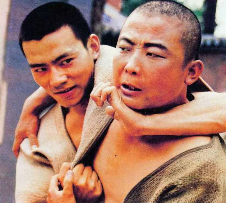 1984年,王群接演了《神跤甄三》获得了第七届中国电视剧飞天奖最佳男