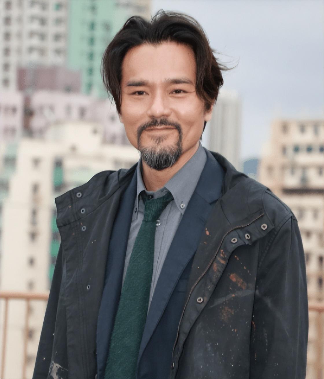 盘点至今未娶妻的8位大龄男星,各有各难言的苦衷,最大的已67岁