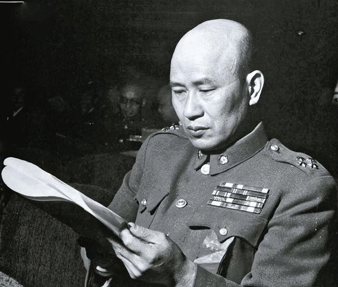 李克农遇国军上校,打了个招呼,周总理怒斥李:他若暴露,你负责
