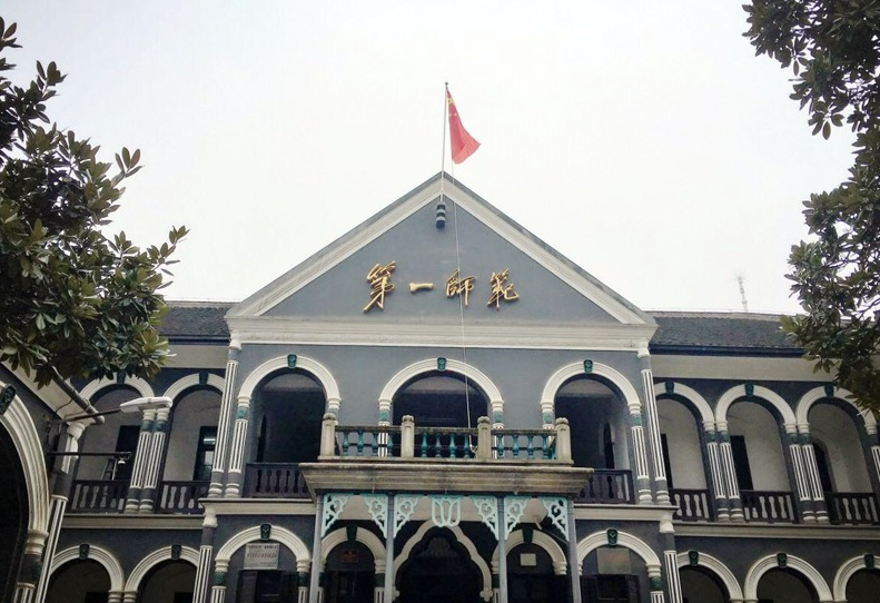 49年湖南解放,一老农找肖劲光:报纸上的司令像我去世20年的儿子