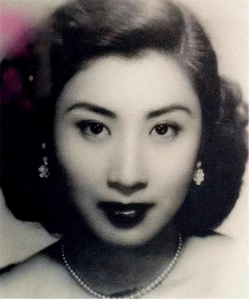 张灵甫从前线回家想吃饺子,妻子下地割韭菜,他趁机在身后开一枪