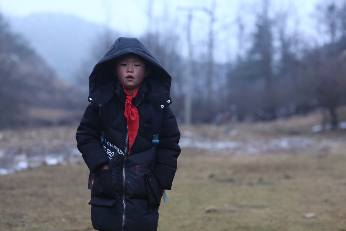 2018年,那个走4.5公里山路上学,满头冰花的男孩,过得怎么样?