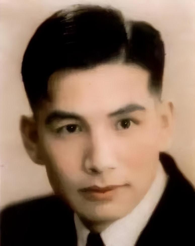 张灵甫从前线回家想吃饺子,妻子下地割韭菜,他趁机在身后开一枪