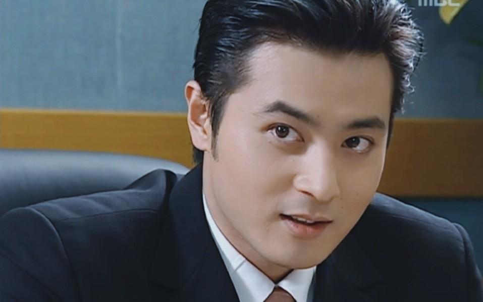 单论颜值其实这时候张东健没有前几年帅,但奈何学长人设太好,让很多人