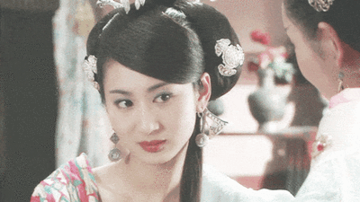 虽然不是主角,但抬眸眨眼,浅浅一笑一句"我要是想做皇后,哪里还轮