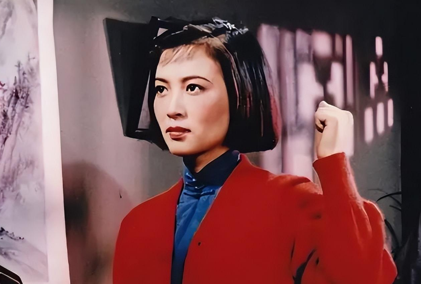 在谢芳越来越火后,张目逐渐退出荧幕成为了妻子的助理,当她的司机