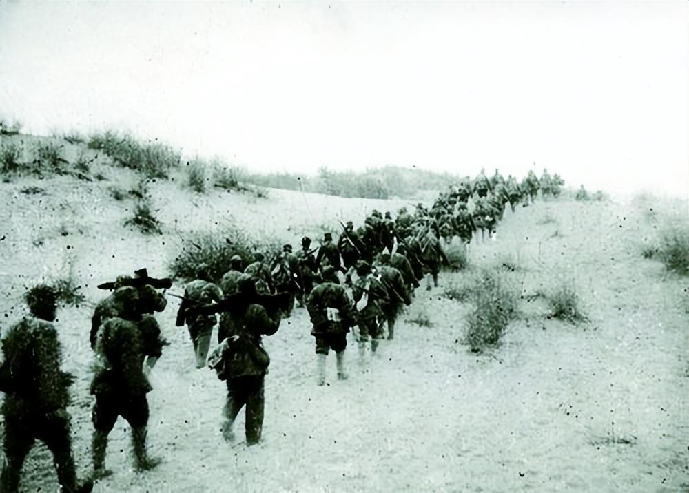 40名女间谍潜伏我军,妄图和我军干部结婚,王震一招妙计一网打尽