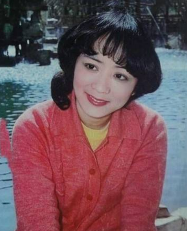 回顾:以为他们退出歌坛,其实已悄然离逝,再也见不到的9位歌星