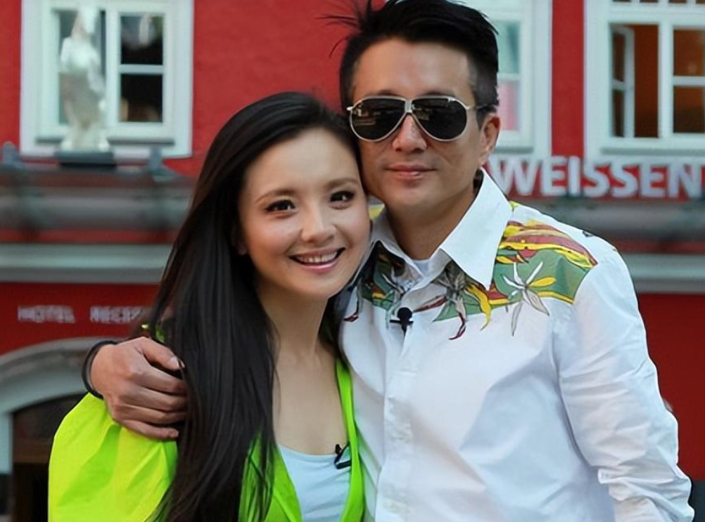 蔡远航的妻子是演员孙茜,曾出演过《甄嬛传》中槿汐姑姑一角,两人是