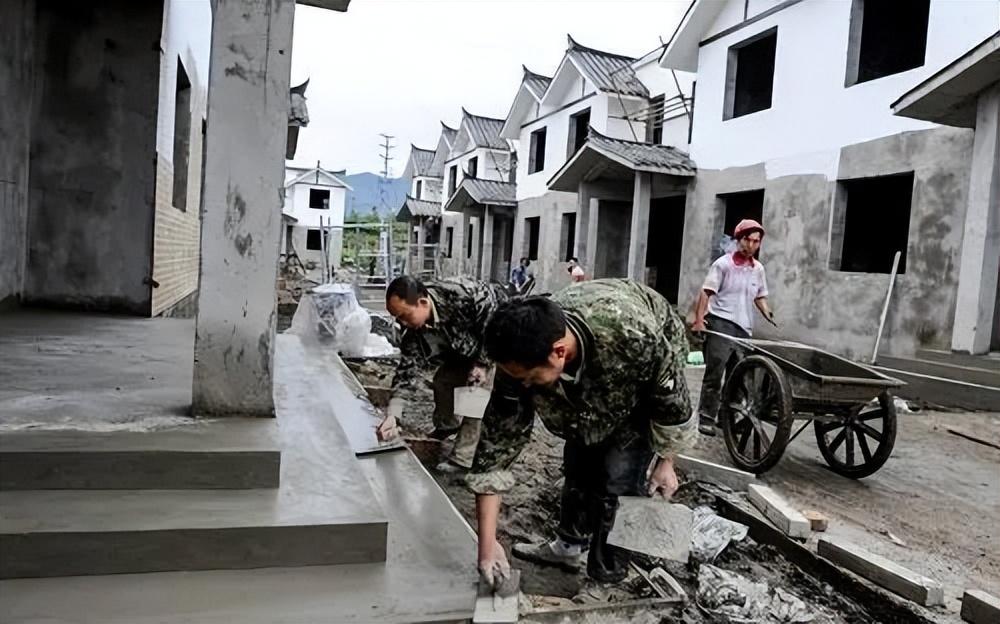 谈起这场灾难带来的伤痛,时任广元市市长马华泣不成声:"今天到了木鱼