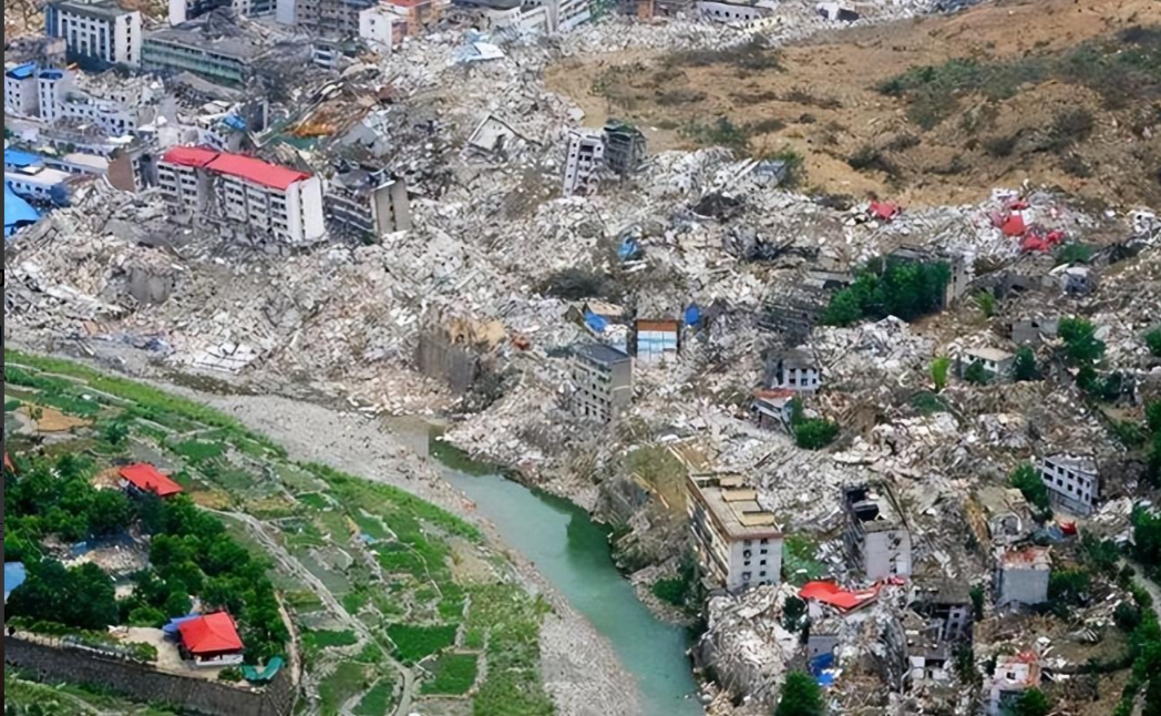 谈起这场灾难带来的伤痛,时任广元市市长马华泣不成声:"今天到了木鱼