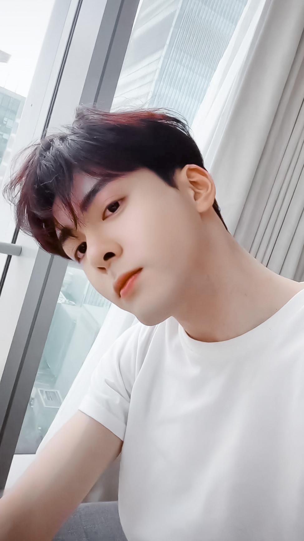 内娱公认的顶级神颜10位,李现第8许凯第6,王一博排第3