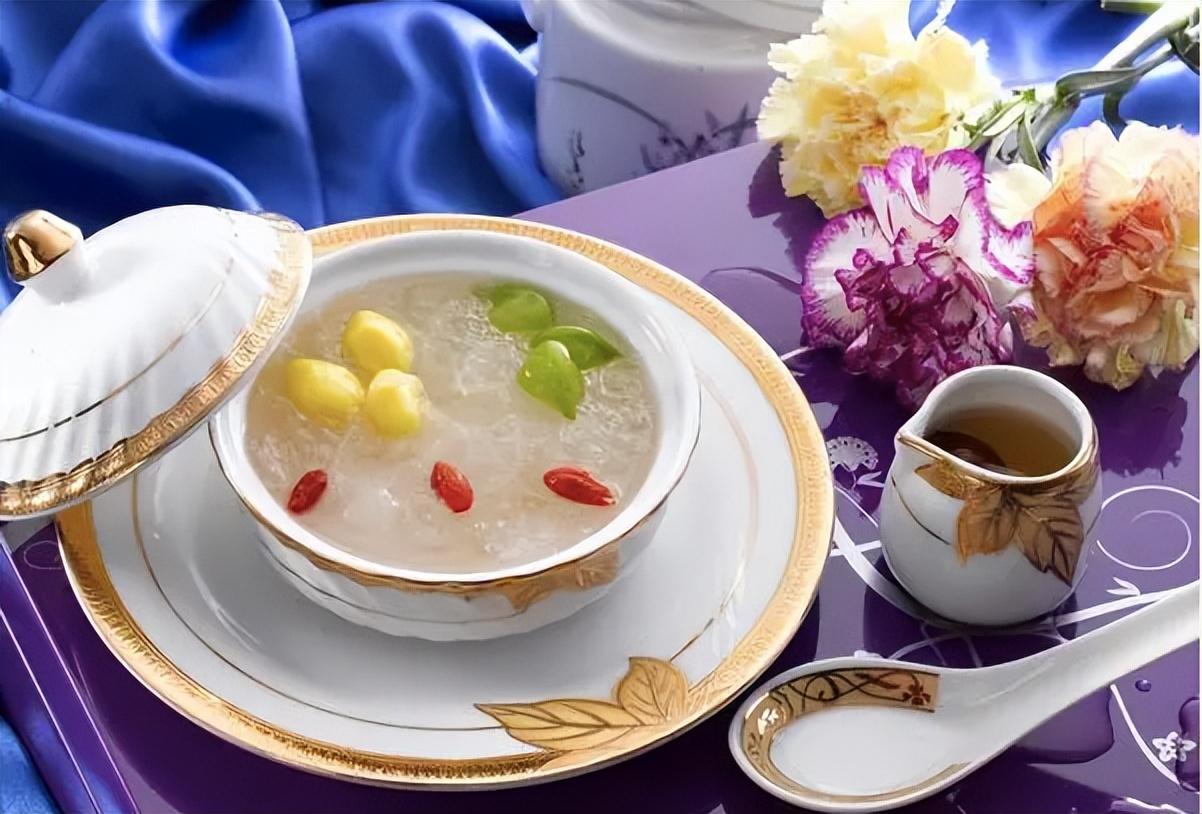 彼时,一桩"假血燕事件"使得燕窝行业遭遇前所未有的信任危机.